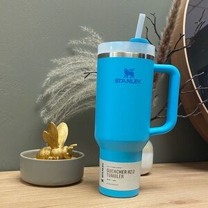 Stanley Quencher H2.0 Tumbler 40oz- Vibrant Blue